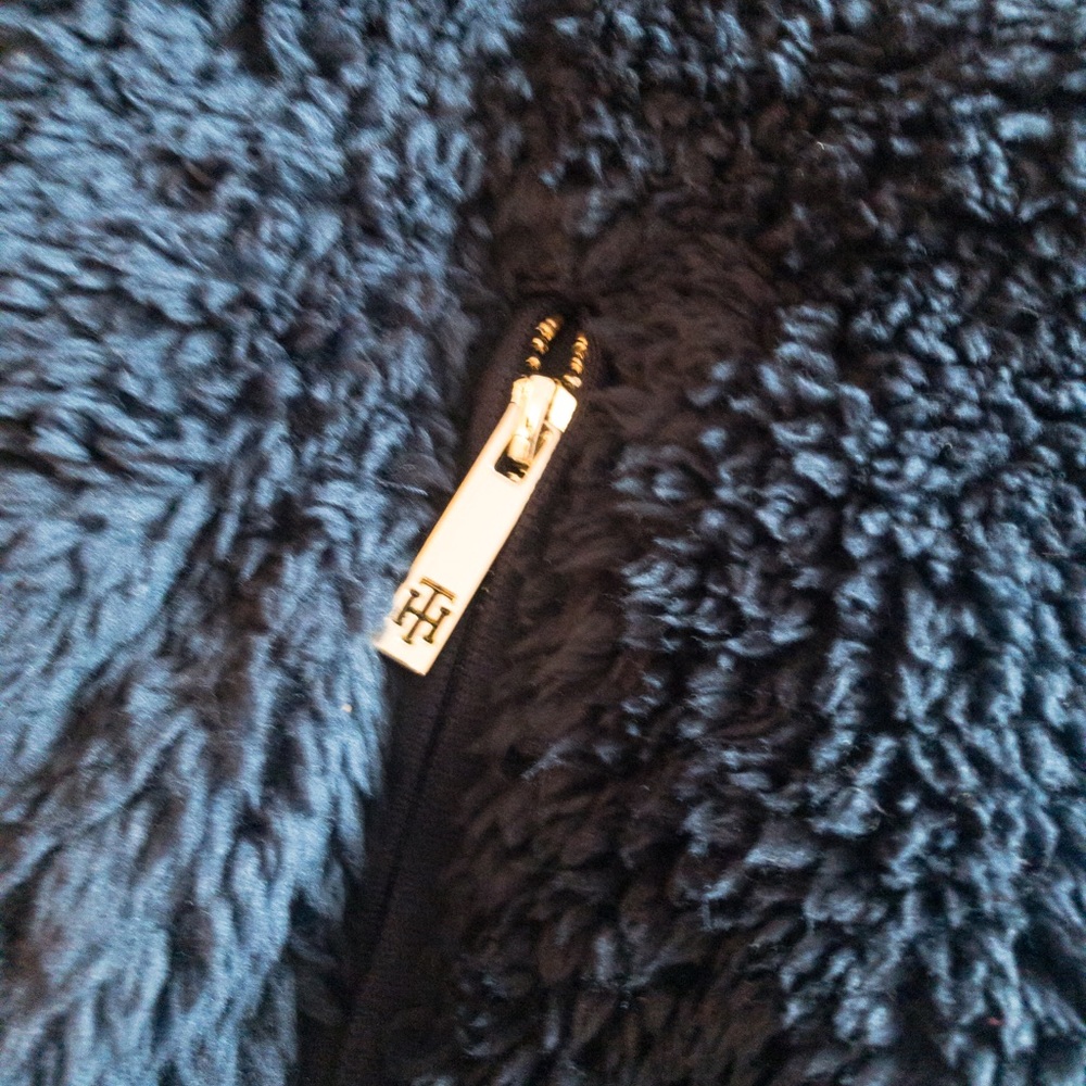 Tommy Hilfiger Sherpa 1/4 Pullover NWT - Picture 6 of 6